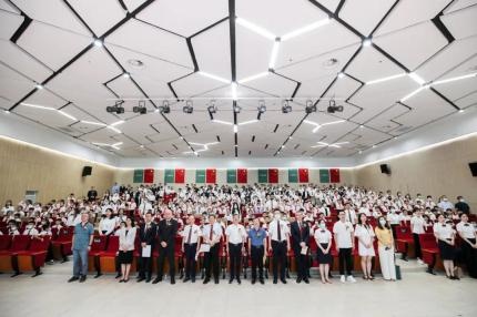 开学典礼.jpg
