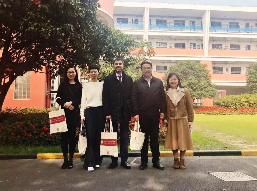 西班牙马德里康普顿斯大学代表与学校领导合影.jpg