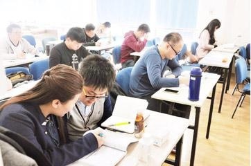 实现留学及就业