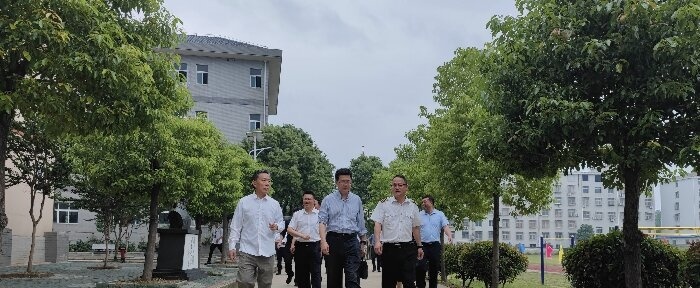 湖北航空技术学校