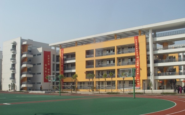 资中县双龙职业中学