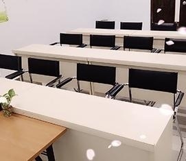 整洁明亮的课室