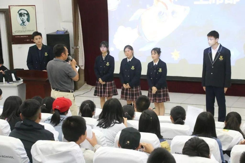 中加枫华国际学校初中部学生会选举.jpg