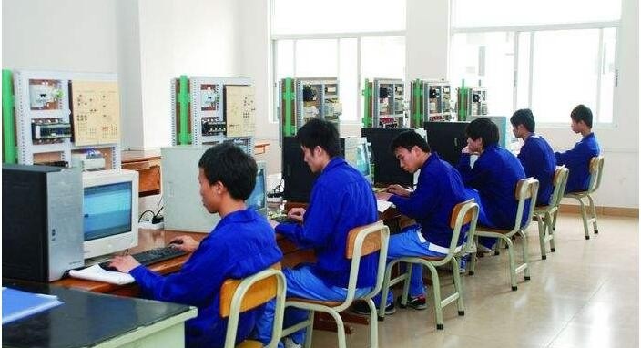 云南冶金高级技工学校