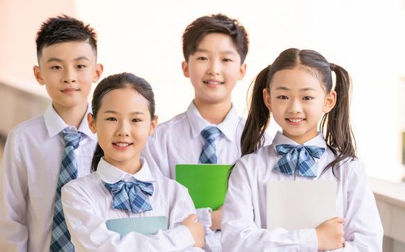 AEIS中学预备班课程