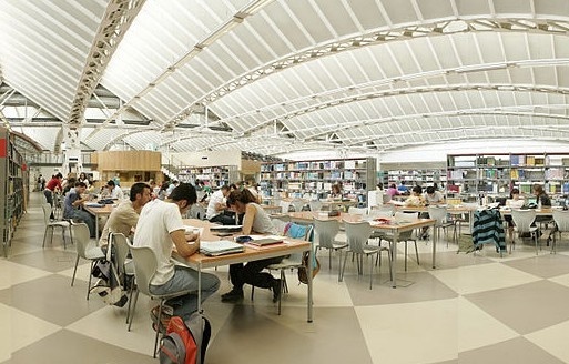 帕布罗·德奥拉韦德大学