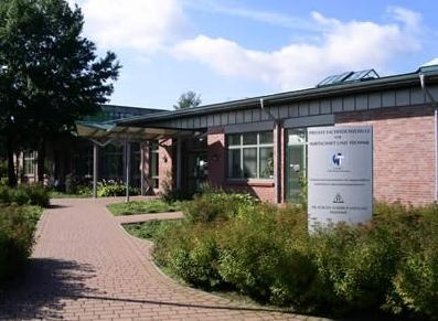 费希塔/迪普霍尔茨经济和技术私立应用技术大学