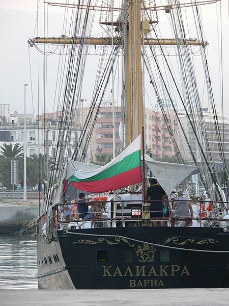 瓦尔纳高等海军学校