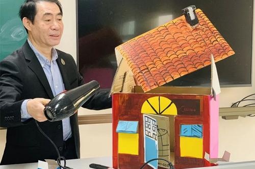 北京明诚外国语学校 科学实验课 | 藏在地铁站里的“伯努利”原理
