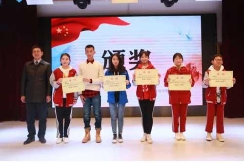 北大附属实验学校初中段举行校园十佳歌手决赛活动