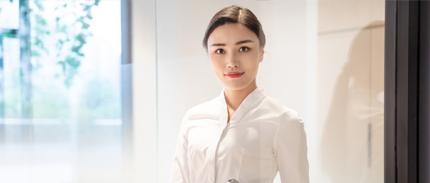 由外