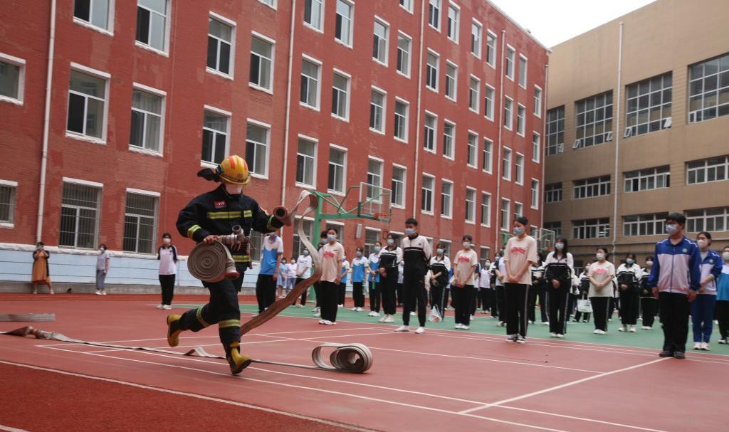 大连铁路卫生学校