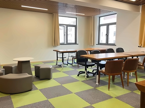 上海uec学校教室