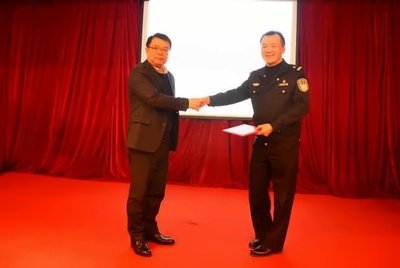 学法以用：上海铭远国际高中法制进校园活动