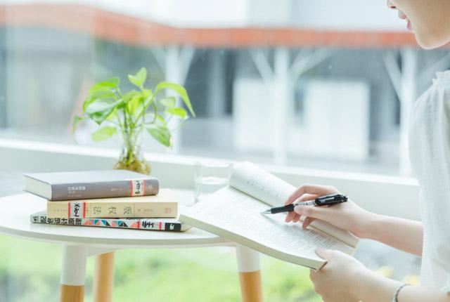 校区多，方便学习