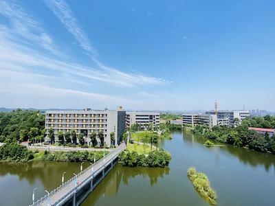 长沙市明达中学中日融合班