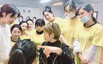 老师学生交流