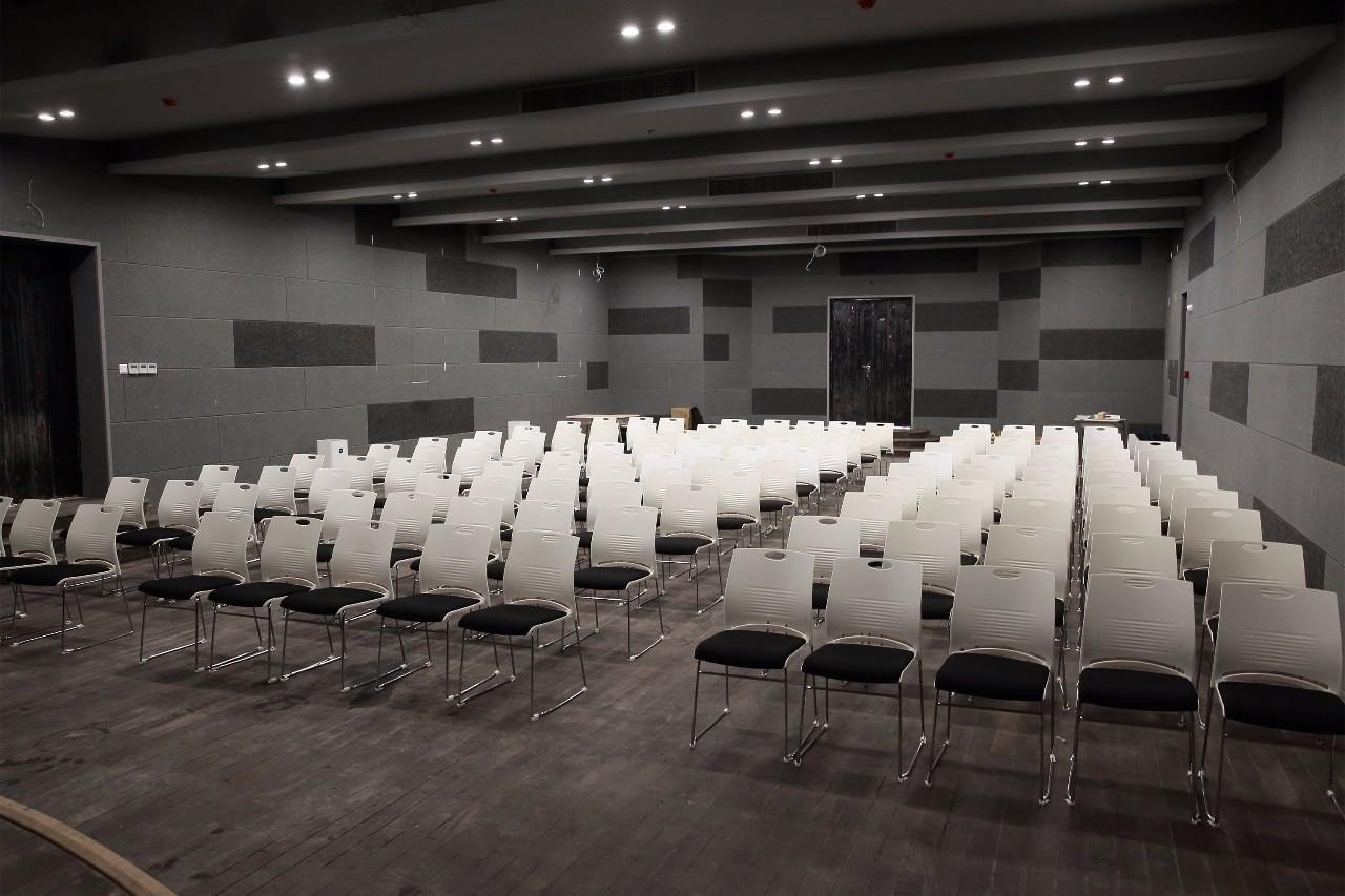 上海阿德科特学校报告厅.jpg