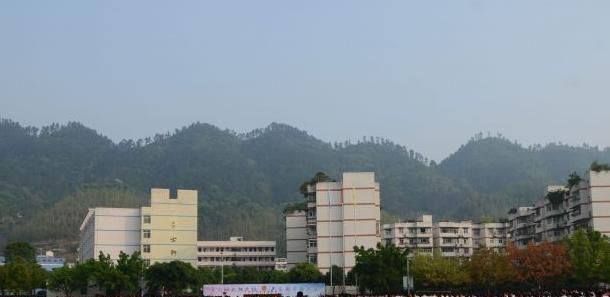 筠连县城南职业中学校