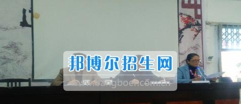 罗甸县中等职业学校强化常规督察构建和谐校园