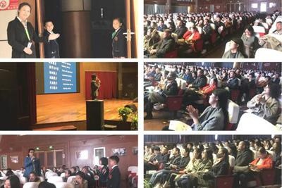 小学部王海瑛校长为家长们介绍了金苹果小学部的教育教学特色并与家长互动答疑