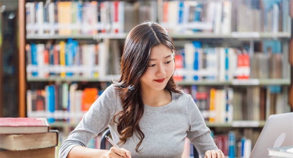 云南艺术学院附属艺术学校