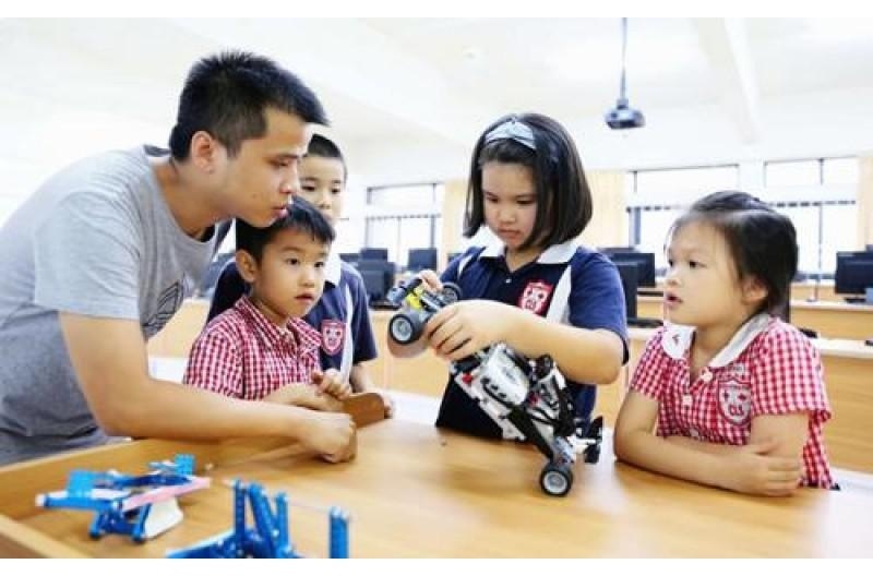 广州市番禺区剑桥郡加拿达外国语学校