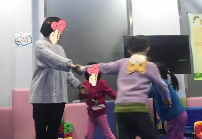 关爱自闭症儿童.jpg