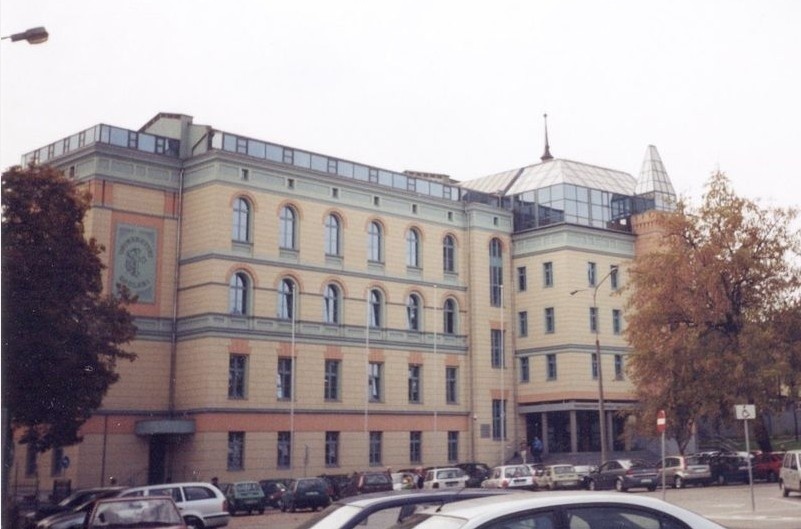 奥波莱大学