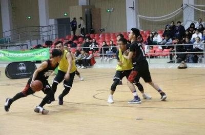 中加枫华国际学校BCOS篮球联赛：谁与争锋！