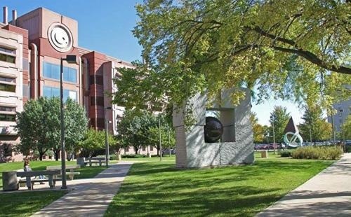 伊利诺大学芝加哥校区