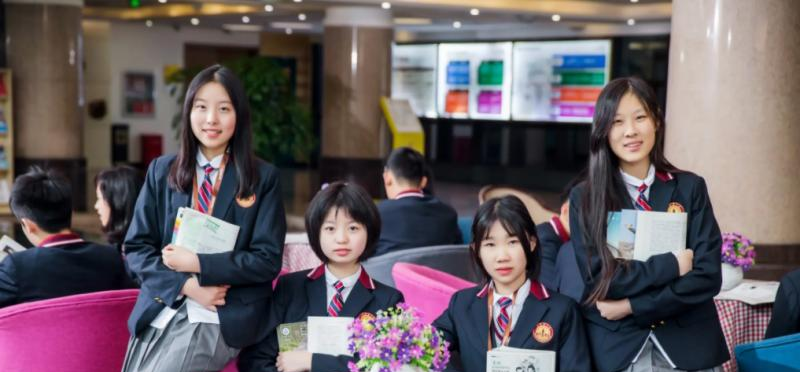 成都西雅美途外国语联合学校2022年学费标准