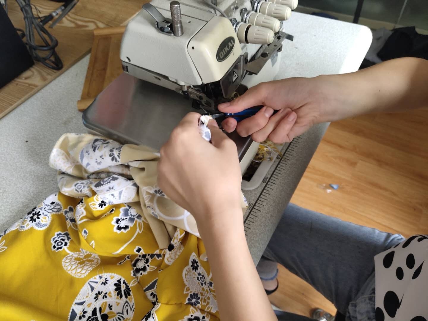 学服装设计,色彩、款式、面料那个最重要? 学服装设计,色彩、款式、面料那个最重要?