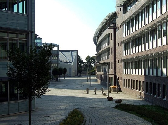 汉堡-哈尔堡工业大学
