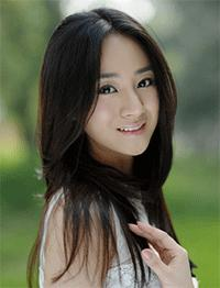 新时代美容美发化妆学校学员冯丽：色色映像婚纱摄影高级化妆师