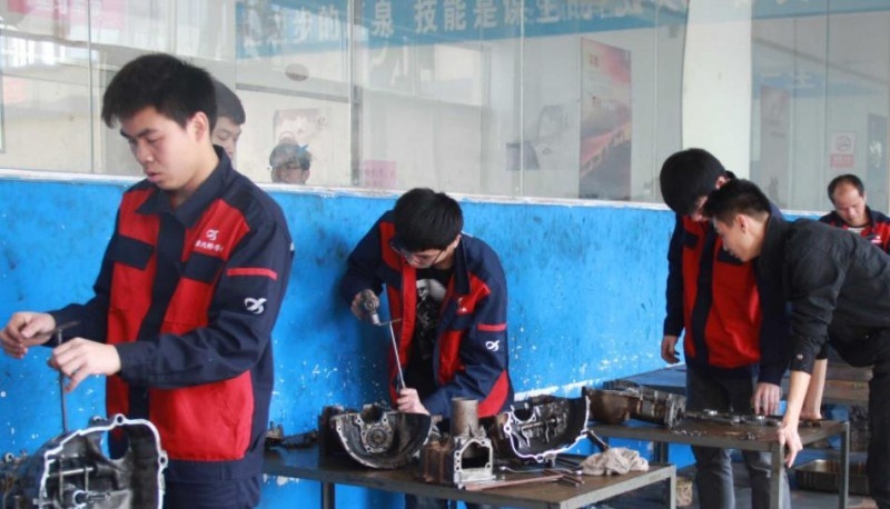 蒙自县中等农业机械化技术学校2022年学费、收费多少