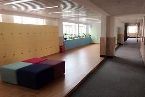 闵行汇点高中休息区