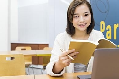 考研专业课辅导老师为学员个性定制学习方案，提高学习效率