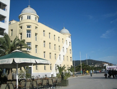 色萨利大学