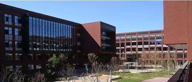 北京乐成国际学校高中部2023年入学考试