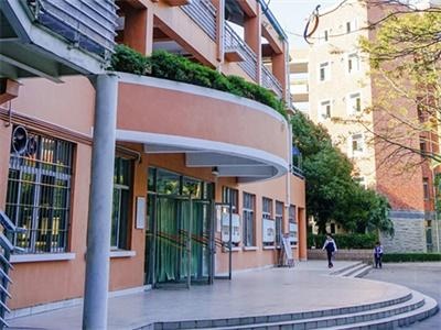 深大师范学院国际高中