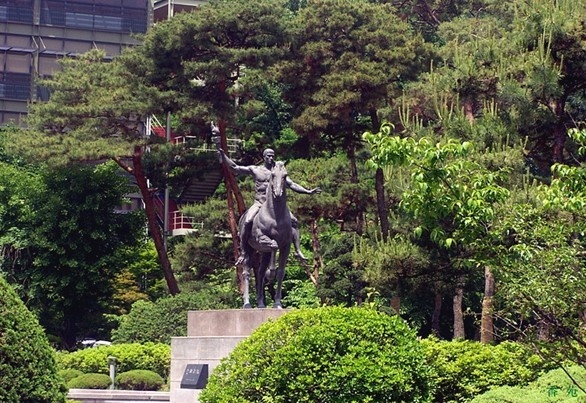 亚洲大学