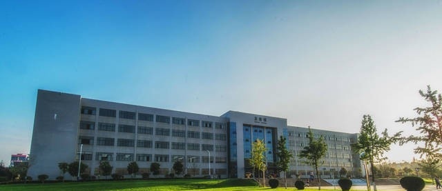 云南工商学院五年制大专网站