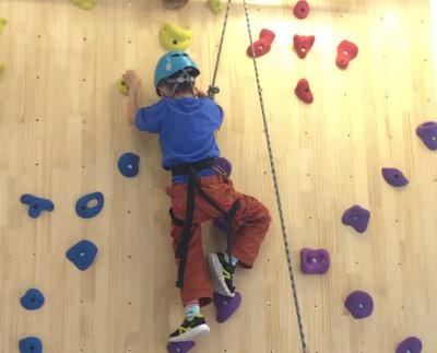 东莞青少年户外训练营图片