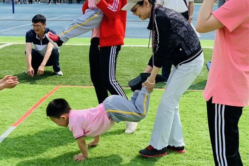 北京明诚外国语学校