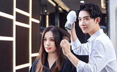 针对直营店热推发型的吹风技术教授