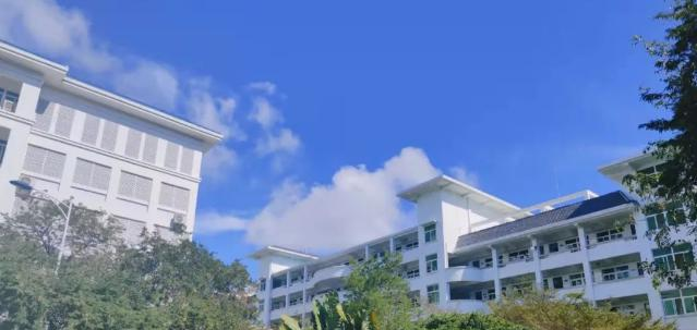 海南中学三亚学校2023年招生办 