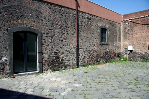 卡塔尼亚美术学院