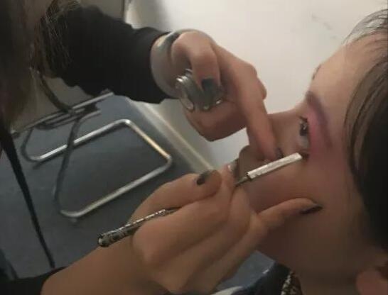 秀出不一样的自己.jpg