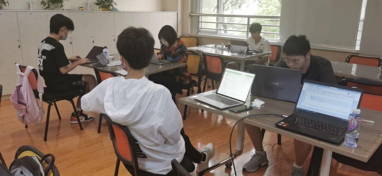 美国蓝带汇点高中周末活动.jpg